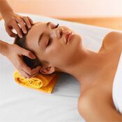 A gift voucher for the brightening and moisturising, treatment that improves the elasticity of the skin of the face, neck and décolleté - Peeling-Ferulac with Vit. C