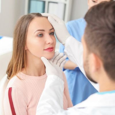 Czym jest konsultacja kwalifikacyjna do blefaroplastyki?